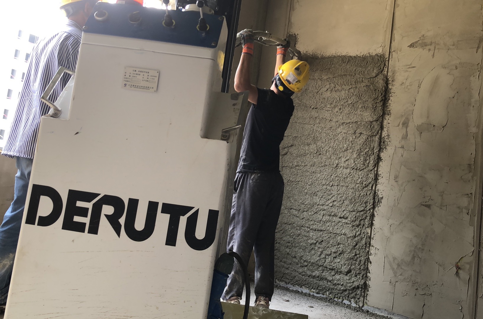 Tech Talk: Exploring the Innovations Behind Derutu's Plastering Machines